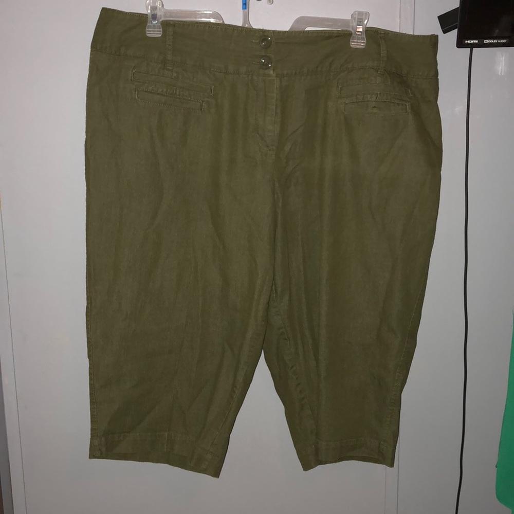 Plus size wide leg capris